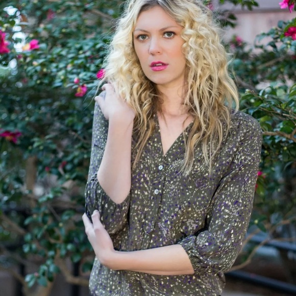 Amour Vert Amy Blouse - Picture 2 of 3